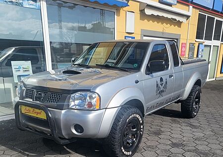 Nissan Pickup TD King Cab Navara 4X4 - AHK