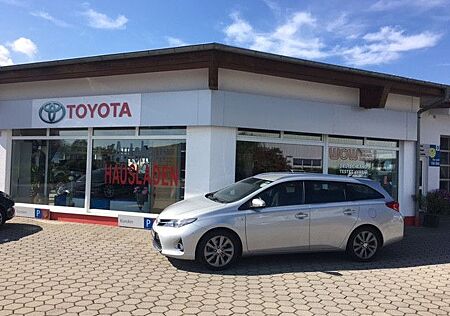 Toyota Auris Touring Sports Life+