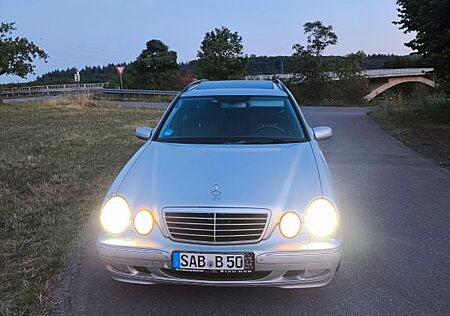 Mercedes-Benz E 270 CDI T AVANTGARDE Avantgarde