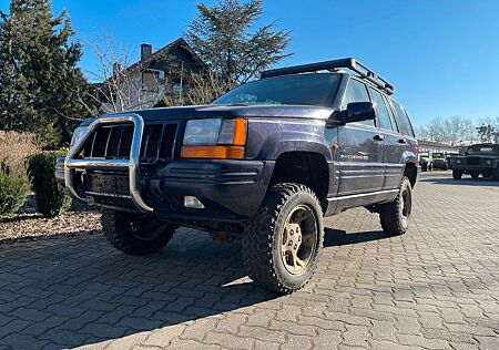 Jeep Grand Cherokee Limited LX 5.9 Auto