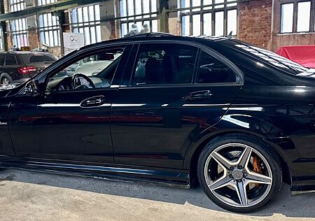 Mercedes-Benz C 63 AMG V8 6.3 Performance Plus Carbon 487PS