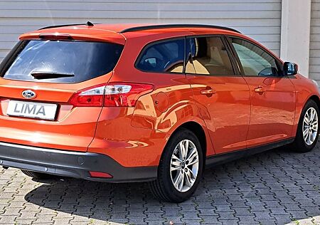 Ford Focus 1,6 *Alu,PDC,MFL,WSS Heizung*