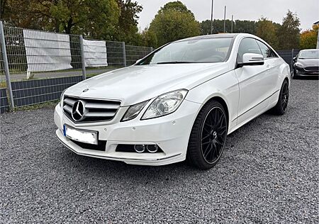 Mercedes-Benz E 250 E Coupe CGI BlueEfficiency