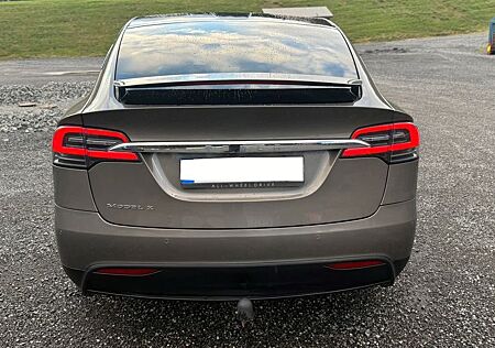 Tesla Model X 90D - Full Self Driving 6 Sitzer