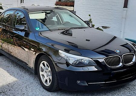 BMW 523i A -