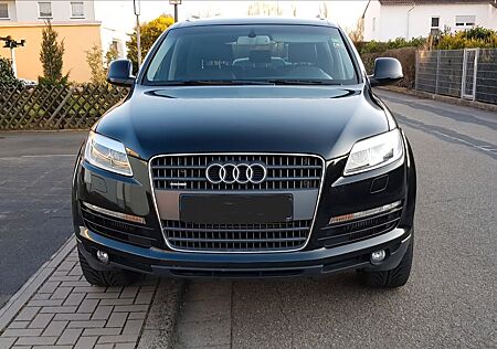 Audi Q7 3.0 TDI quattro 7 Sitzer, AHK,Klima,8fach
