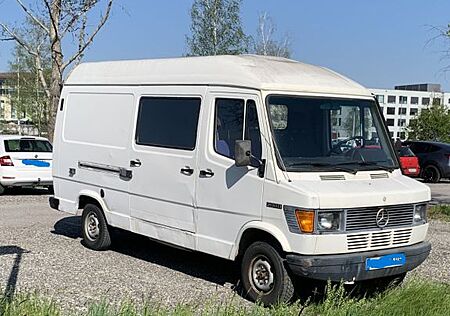 Mercedes-Benz 208 Hochdach