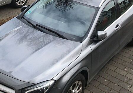 Mercedes-Benz GLA 180 Urban Urban