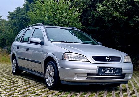 Opel Astra 1.6 Elegance. Mit Anhänger Kupplung.