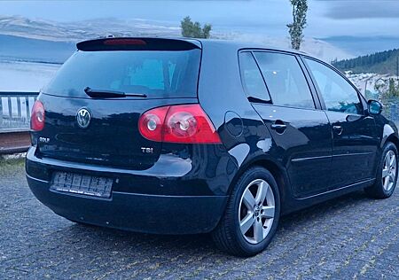 VW Golf Volkswagen Edition Top Zustand .