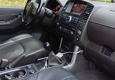 Nissan Pathfinder 2.5 dCi DPF LE 4WD LE