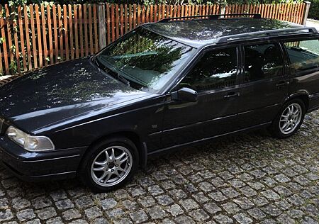 Volvo V70 2.4 - Benziner