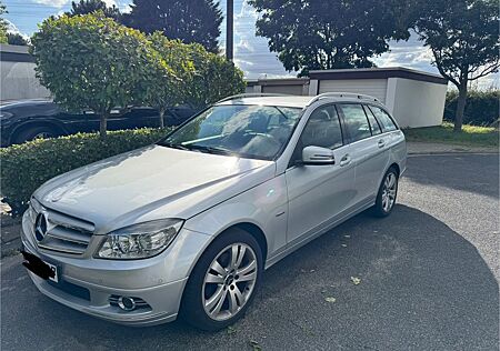 Mercedes-Benz C 180 CGI T BlueEFFICIENCY Autom. -