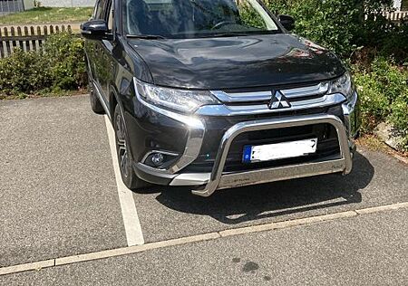 Mitsubishi Outlander 2.0 MIVEC Active+ ClearTec 2WD CVT...