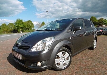 Toyota Corolla Verso 2.2-l-D-4D Sol