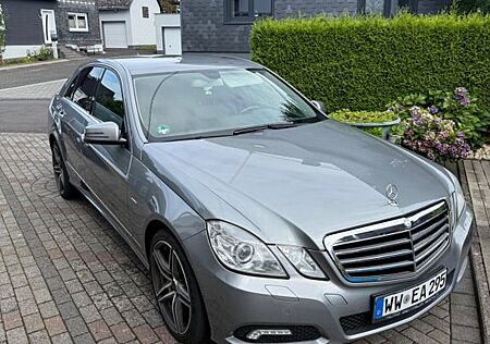Mercedes-Benz E 200 CDI BlueEFFICIENCY -