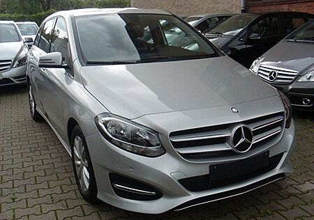 Mercedes-Benz B 180 Style MB Anhängerkuppl / Navig / Rückfahrk