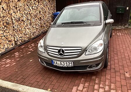 Mercedes-Benz B 180 CDI - Kombilimousine