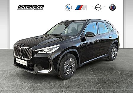 BMW iX1 eDrive20 DAB SHZ