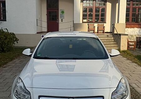 Opel Insignia 1.6 -