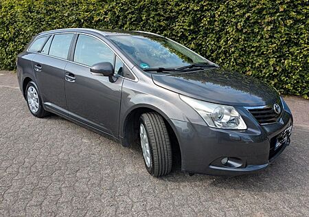 Toyota Avensis Combi 1.8