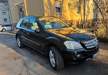 Mercedes-Benz ML 420 CDI 4MATIC - schwarz