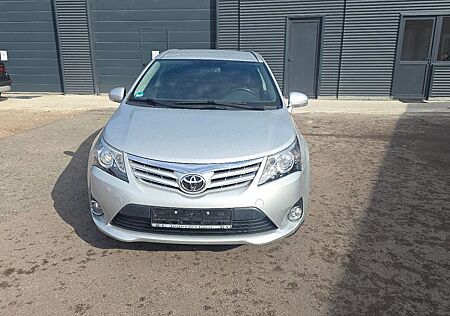 Toyota Avensis Combi 1,8-l-Valvematic Edition