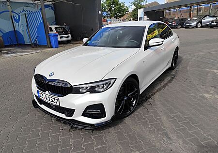 BMW 320i xDrive M Sport Automatik M Paket 19 Zoll M