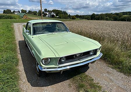 Ford Mustang V8