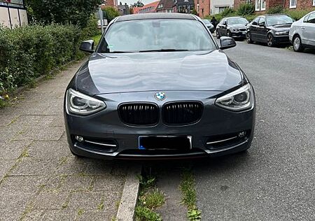 BMW 120d - Sport Line LED - CAR PLAY