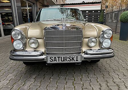 Mercedes-Benz 300 SEL/8 6.3 Liter Limousine