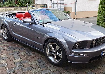Ford Mustang 4.6 GT Cabrio Liebhaberfahrzeug