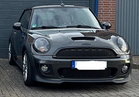 Mini Cooper S Cabrio /John Cooper Works Austastattung