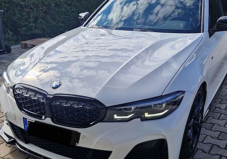 BMW 340 M340i xDrive Auto -