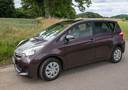 Toyota Verso-S | Panoramadach | Tempomat | TÜV 12/26