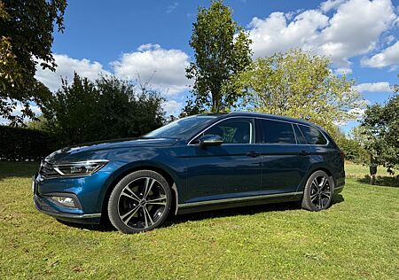 VW Passat Variant Volkswagen 2.0 TDI SCR DSG Elegance Vari...