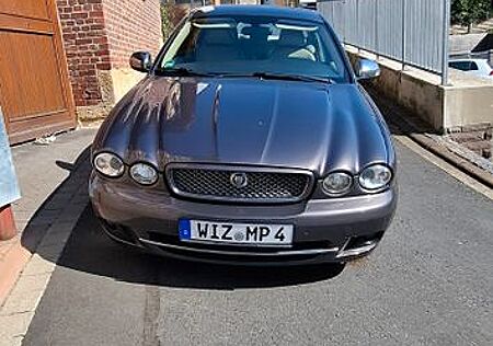 Jaguar X-Type 2.2 Liter Diesel Executive TÜV/7/27