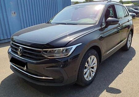 VW Tiguan Volkswagen Life 1.5TSI/150PS/RCAM/HUP/LED