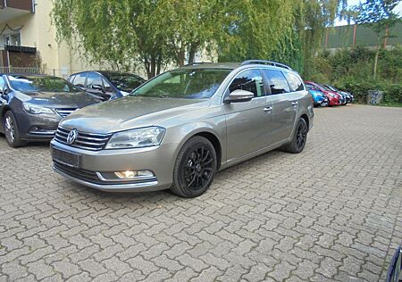 VW Passat Variant Volkswagen Passat Comfortline Autom.Sitzhzg.,Klima,Parktron