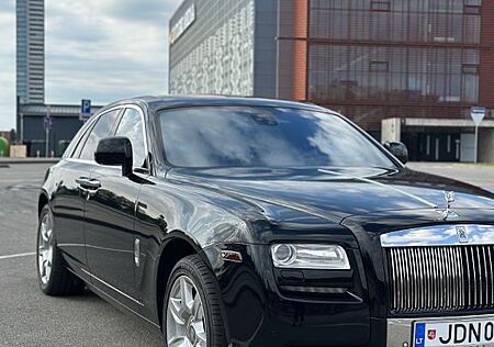 Rolls-Royce Ghost - -