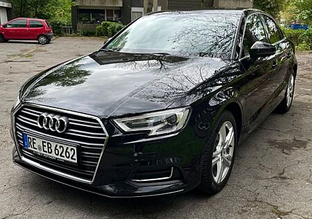 Audi A3 1.6 TDI design - Limousine - 8-fach bereift