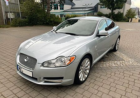 Jaguar XF 2.7 L V6 Diesel Leder Schiebedach AHK