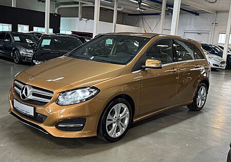Mercedes-Benz B 180 7G-DCT URBAN SPORTPAKET NAVI LED KAMERA 2H