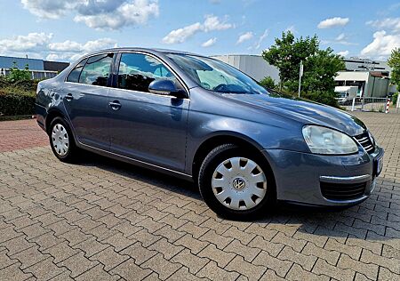 VW Jetta Volkswagen 1.6 Trendline, HU 01/2027