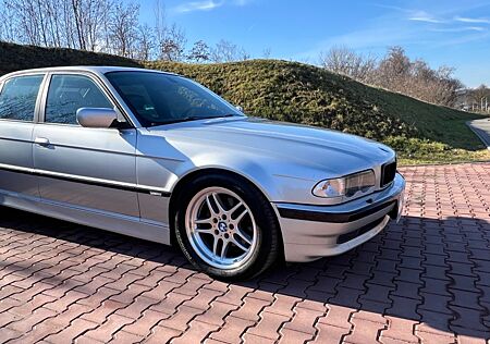 BMW 735i E38 M-SPORT Alcantara 125Tkm DE- Brief