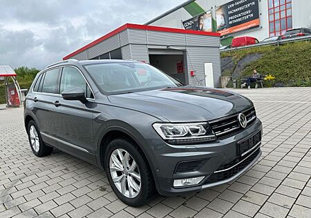 VW Tiguan Volkswagen *HIGHLINE*4 MOTION*PANO*LED*DSG*EURO6*AHK*