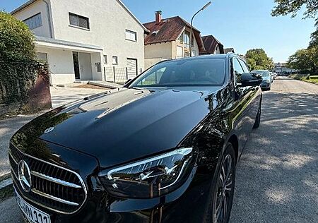 Mercedes-Benz E 220 d T Autom. -