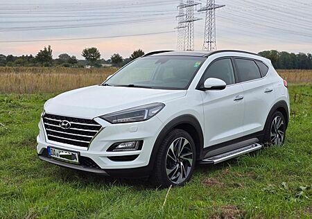 Hyundai Tucson Facelift 1.6 Premium Vollausstattung 4WD