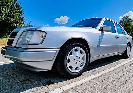 Mercedes-Benz E 220 W124 (EZ 1994), 150 PS, H-fähig, TÜV neu