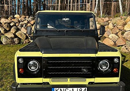 Land Rover Defender 110 SW Td5 2004